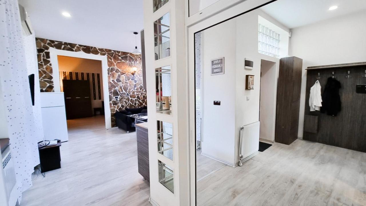 Simi Central Apartment Орадя Экстерьер фото