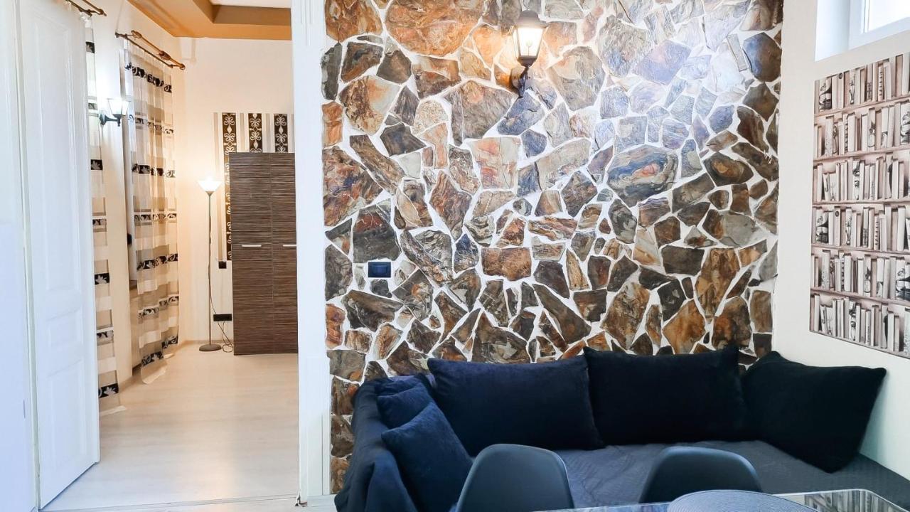 Simi Central Apartment Орадя Экстерьер фото